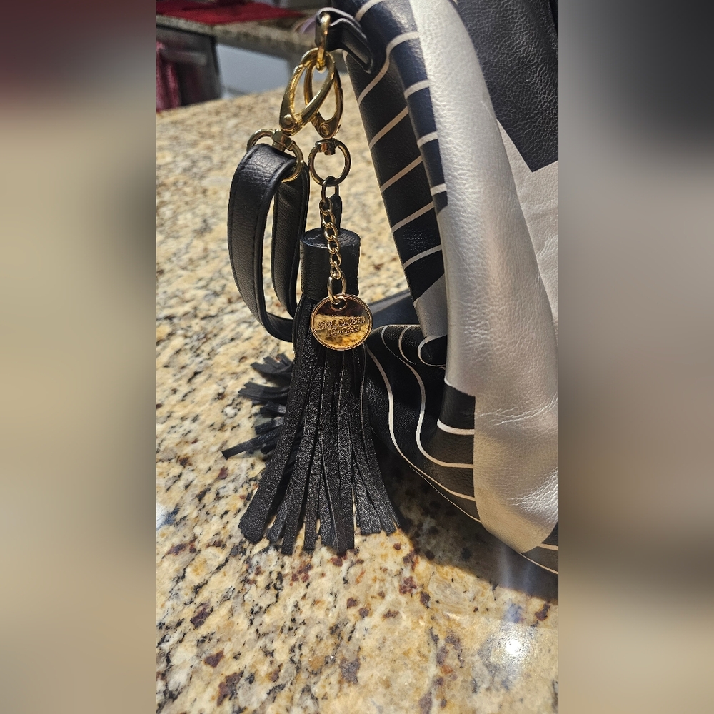 Luv Betsey by Betsey Johnson tote bag. - Picture 2 of 14